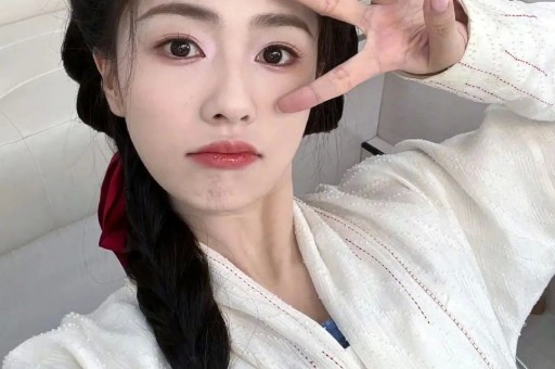 知名网红坑骗粉丝穿真货卖假货被曝光后解释自己是不小心的