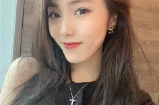 央视表态后给冯小刚走面的韩红底裤都被扒没了